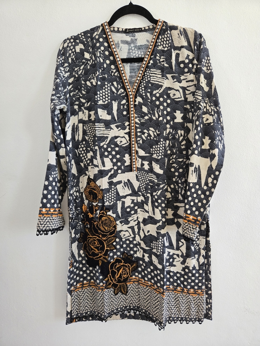 J. Pret Black & Cream Patterned Embroidered Flowers Tunic Top Size M